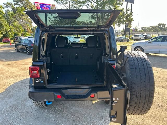 Used 2022 Jeep Wrangler Unlimited Sahara AWD/4WD image 7