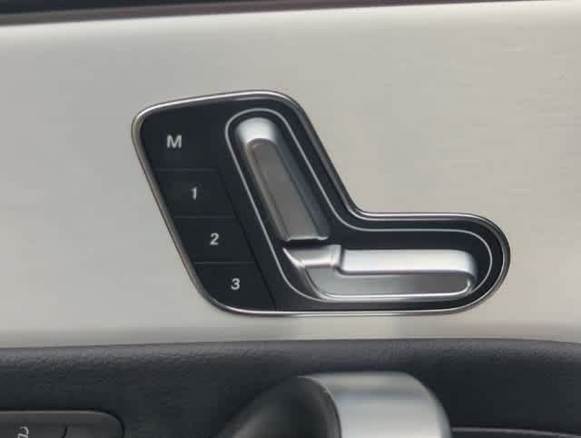 Used 2025 Mercedes-Benz CLA 250 4MATIC image 17