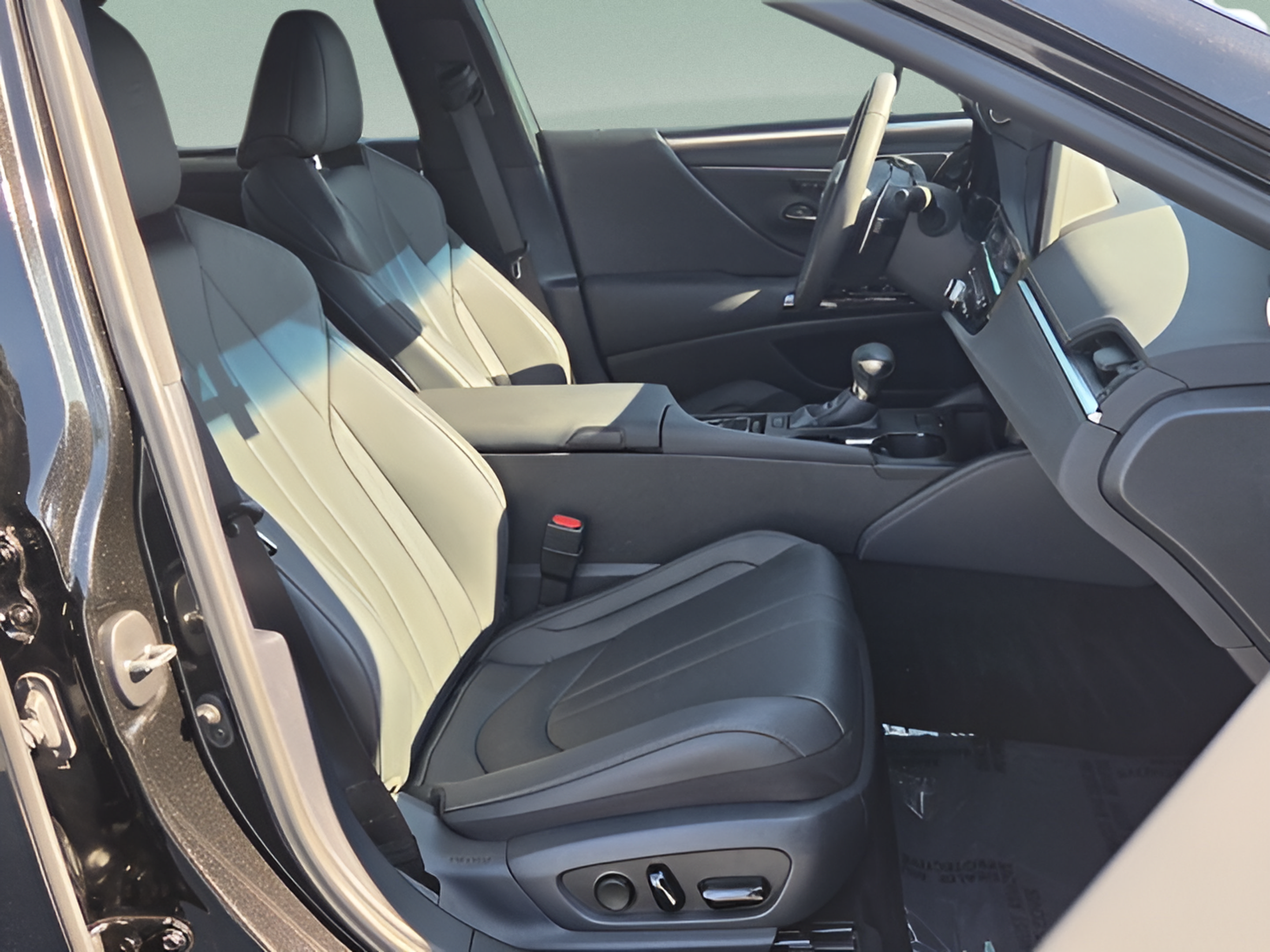 Used 2024 Lexus ES 350 F Sport w/ Accessory Package (Z2) FWD image 20