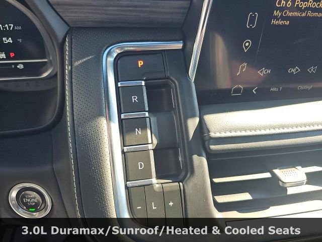 Used 2023 GMC Yukon XL SLT w/ SLT Premium Package image 18