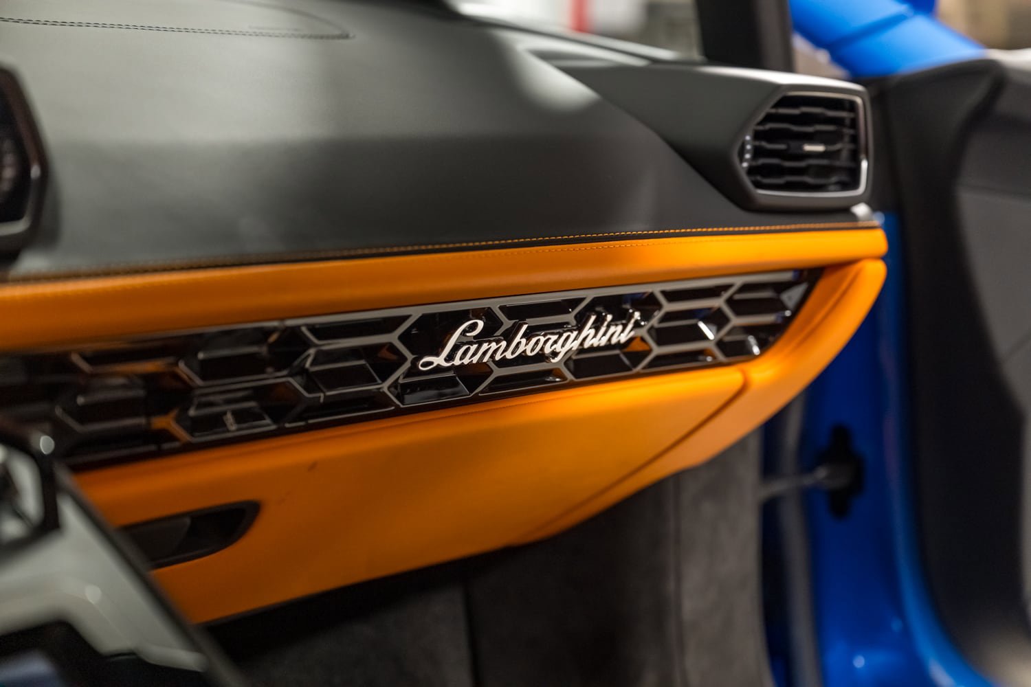 Used 2023 Lamborghini Huracan Tecnica image 28