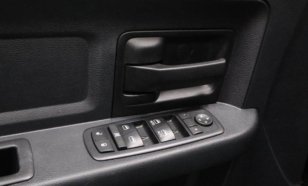 Used 2017 RAM 1500 Express w/ Black Ram 1500 Express Group image 18