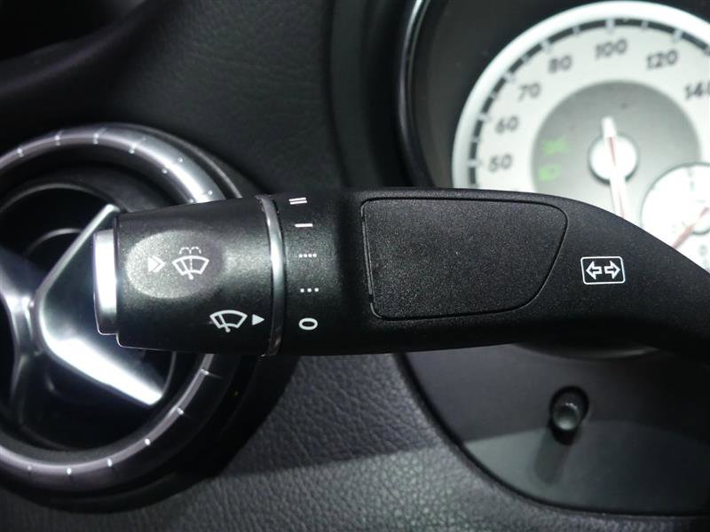 Used 2015 Mercedes-Benz CLA 250 4MATIC image 33