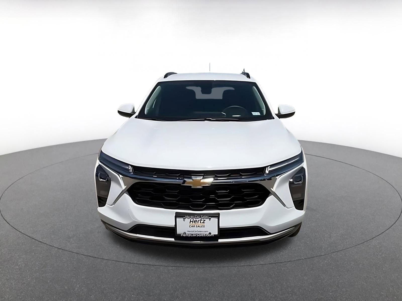 Used 2025 Chevrolet Trax LT FWD image 4