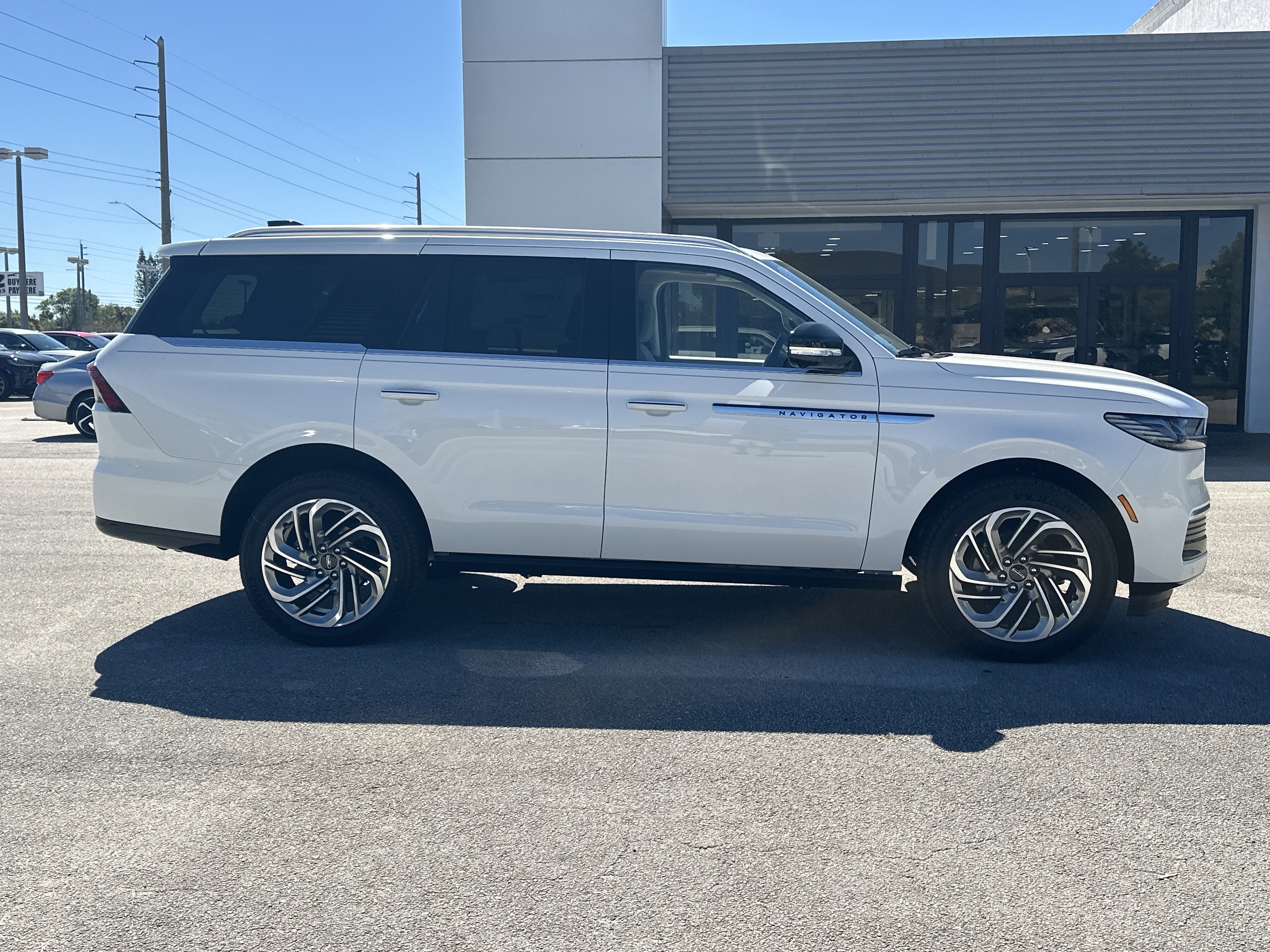 New 2026 Lincoln Navigator Reserve AWD/4WD image 5