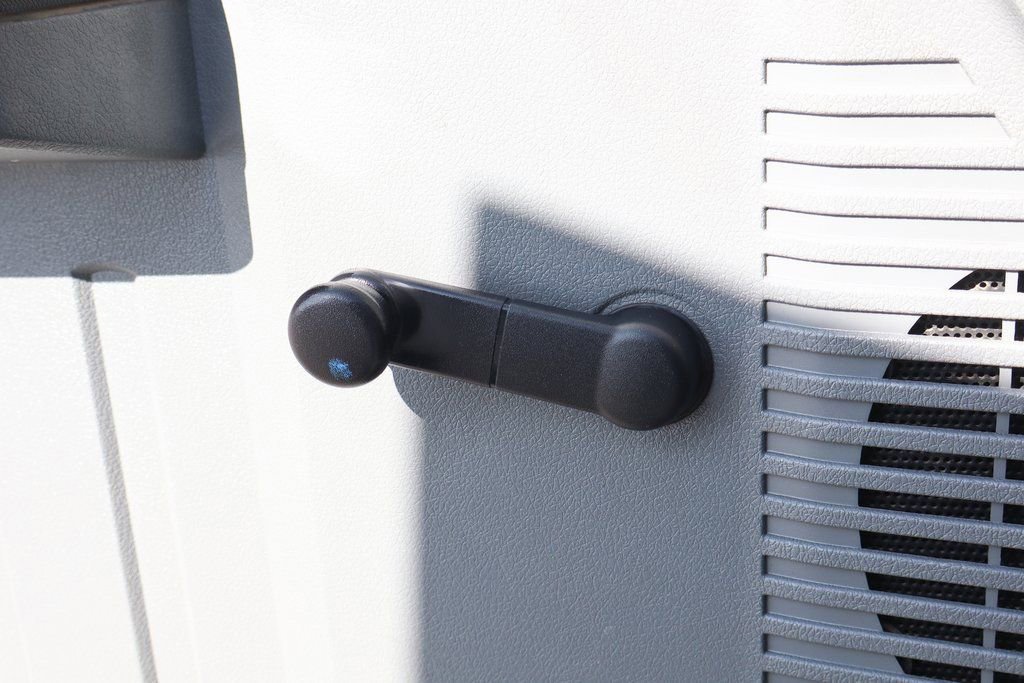 Used 2016 Ford F550 2WD Regular Cab Super Duty image 19