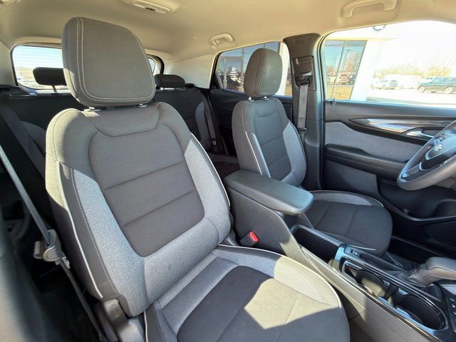 Used 2025 Chevrolet TrailBlazer LT AWD/4WD image 26