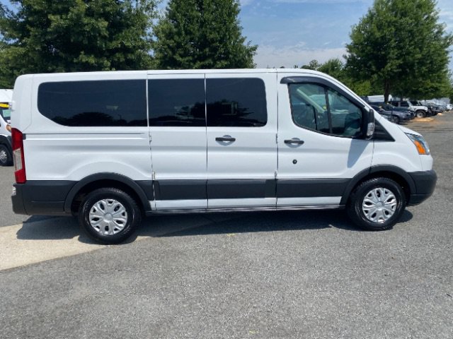Used 2015 Ford Transit 150 XLT RWD image 3