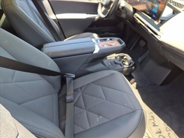 Used 2024 BMW iX xDrive50 w/ Premium Package AWD/4WD image 19