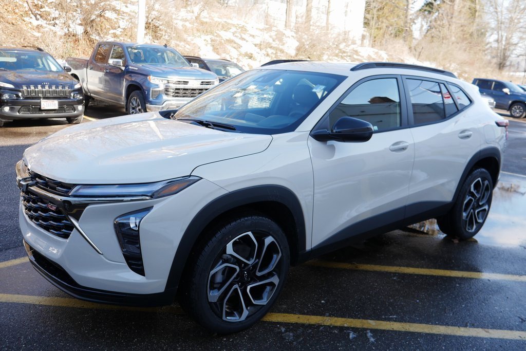 New 2026 Chevrolet Trax RS image 4