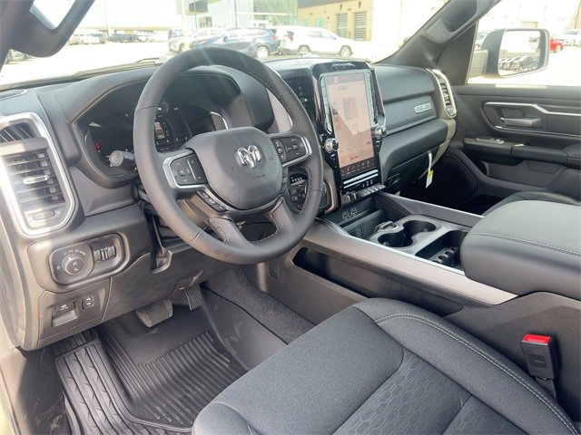 New 2026 RAM 1500 4x4 Crew Cab image 4