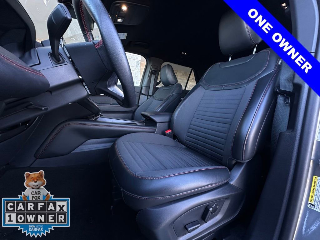 Used 2025 Ford Explorer ST-Line w/ ST-Line Street Pack image 6
