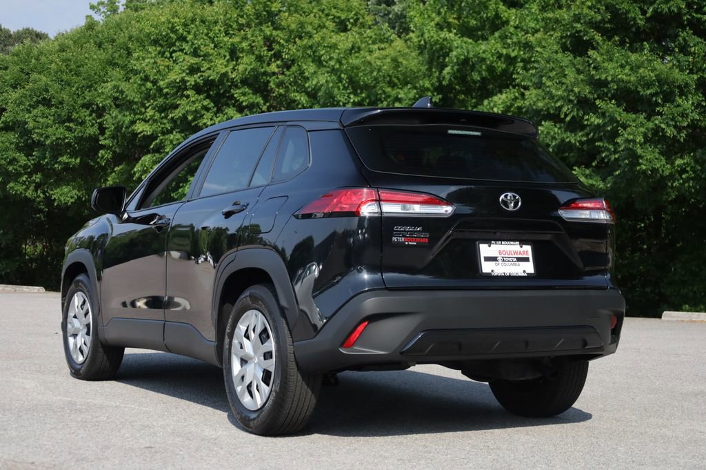 Used 2023 Toyota Corolla Cross L FWD image 12