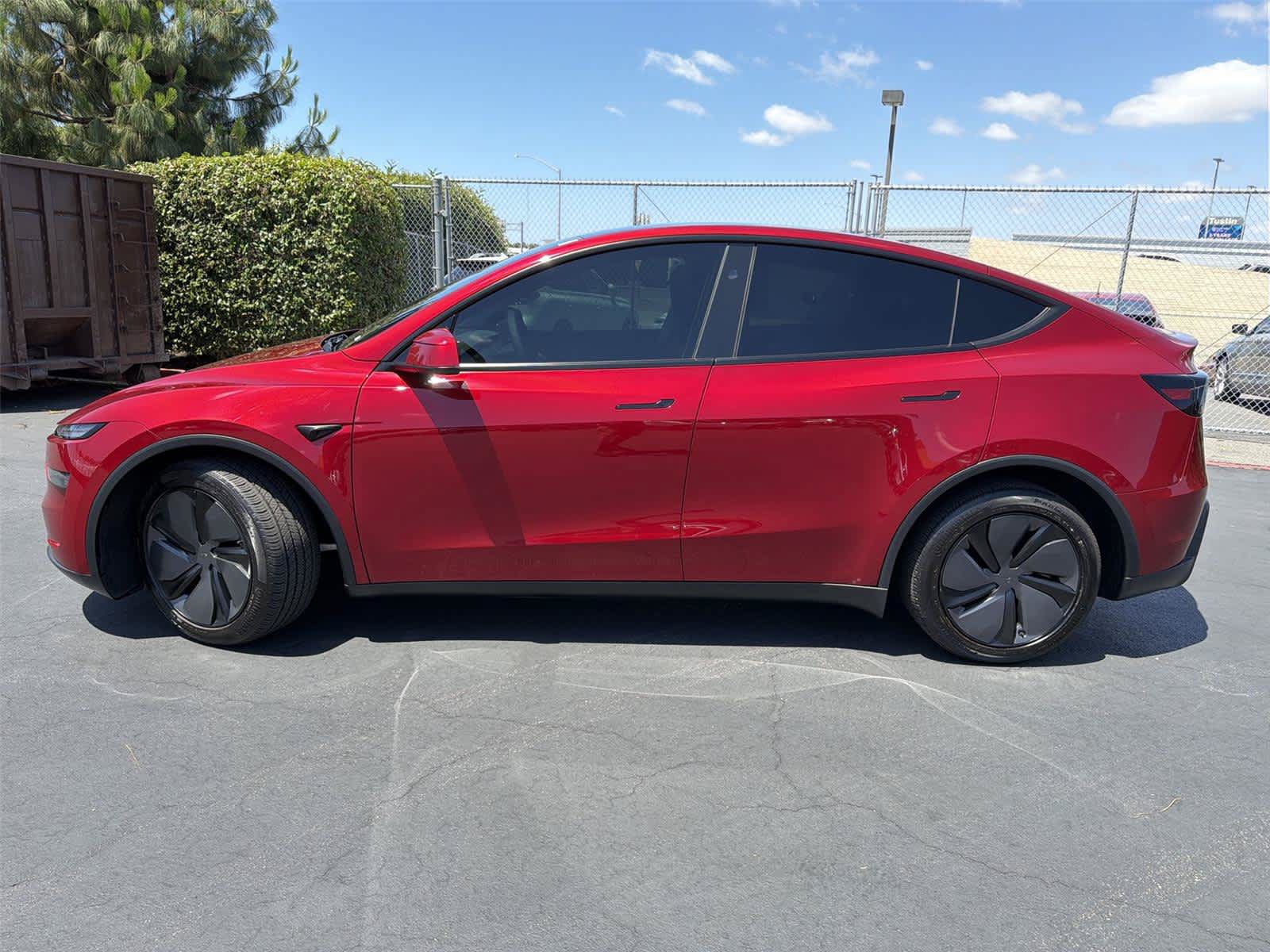 Used 2026 Tesla Model Y AWD image 3