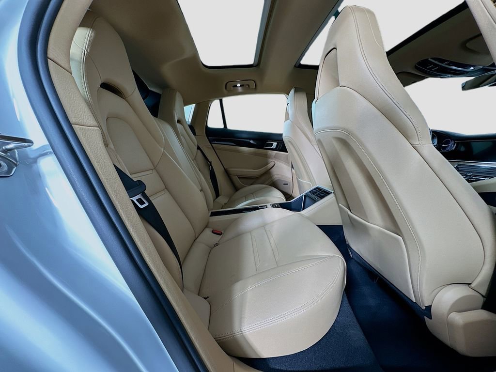 Used 2018 Porsche Panamera 4 image 29
