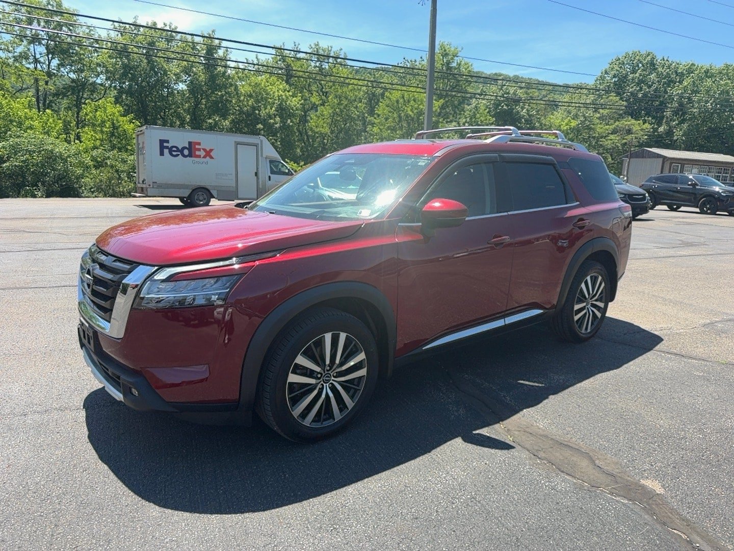 Used 2022 Nissan Pathfinder Platinum w/ Cargo Package AWD/4WD image 4