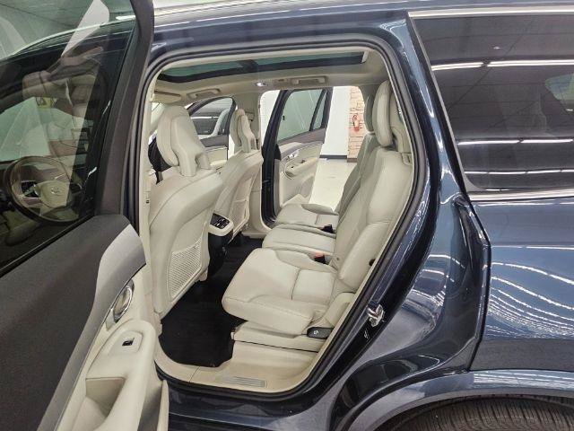 Used 2021 Volvo XC90 T5 Momentum w/ Climate Package AWD/4WD image 12