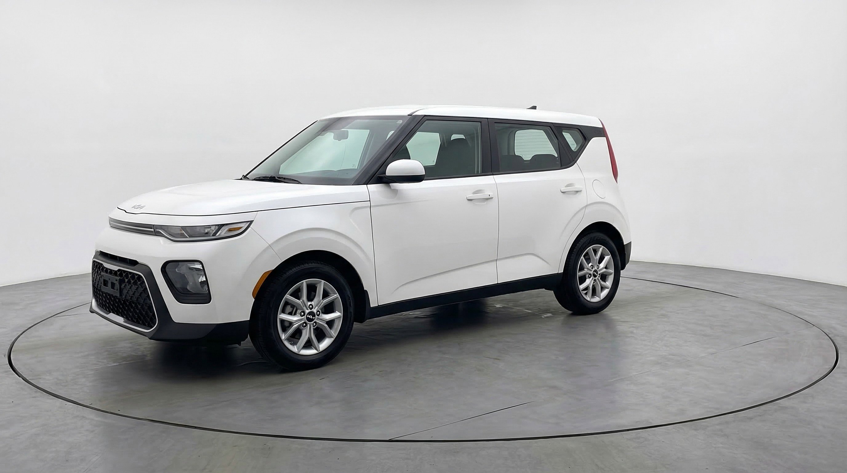 Used 2025 Kia Soul LX w/ LX Technology Package image 3