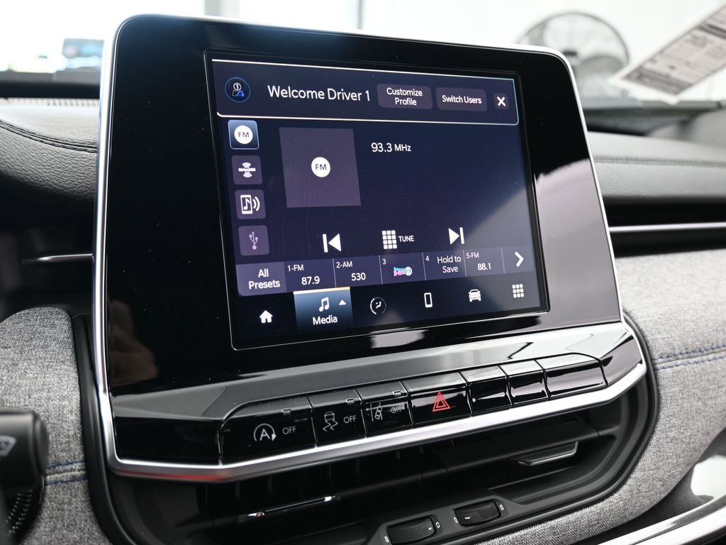 Used 2025 Jeep Compass Latitude image 21