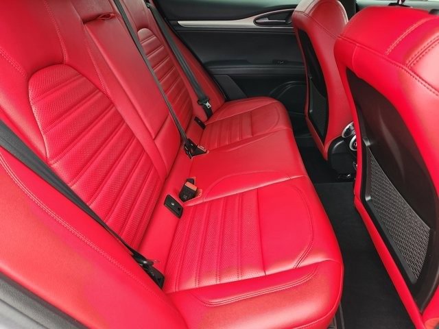 Used 2024 Alfa Romeo Stelvio Veloce image 31