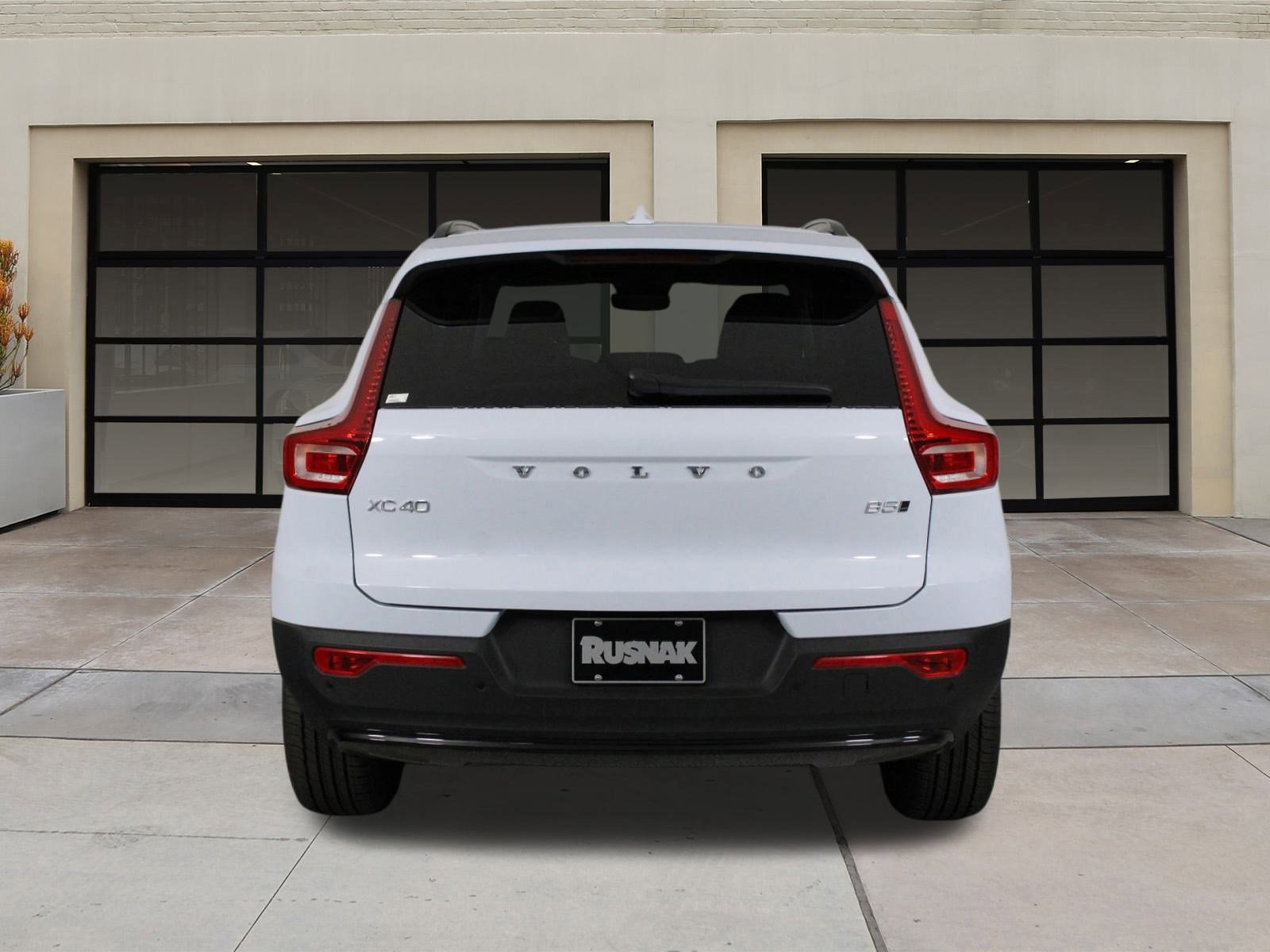 New 2026 Volvo XC40 B5 Plus w/ Protection Package Premier image 4