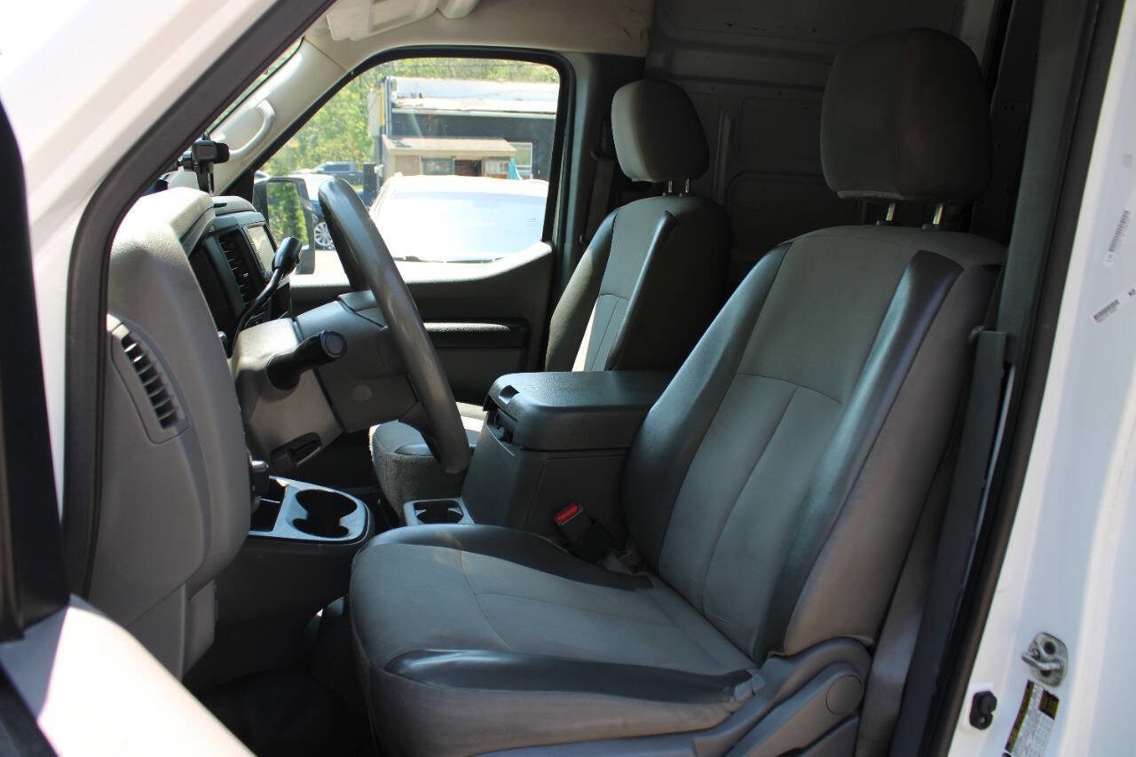 Used 2020 Nissan NV 2500 SV RWD image 19