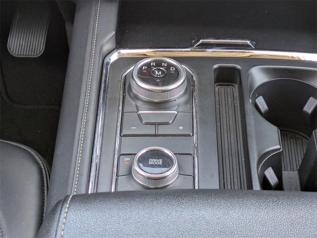 Used 2023 Ford Expedition XLT image 17