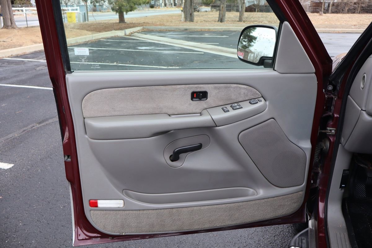 Used 1999 Chevrolet Silverado 1500 LS w/ Firm Ride Suspension Pkg image 19