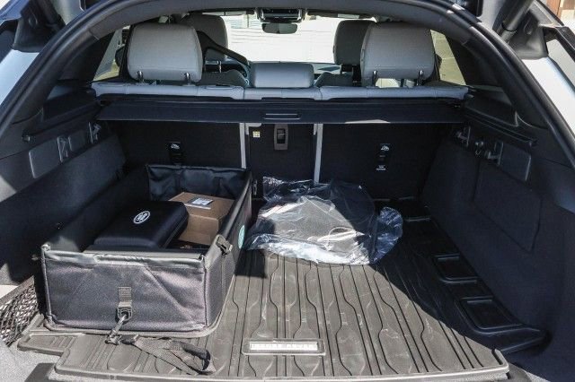 New 2026 Land Rover Range Rover Velar S image 24
