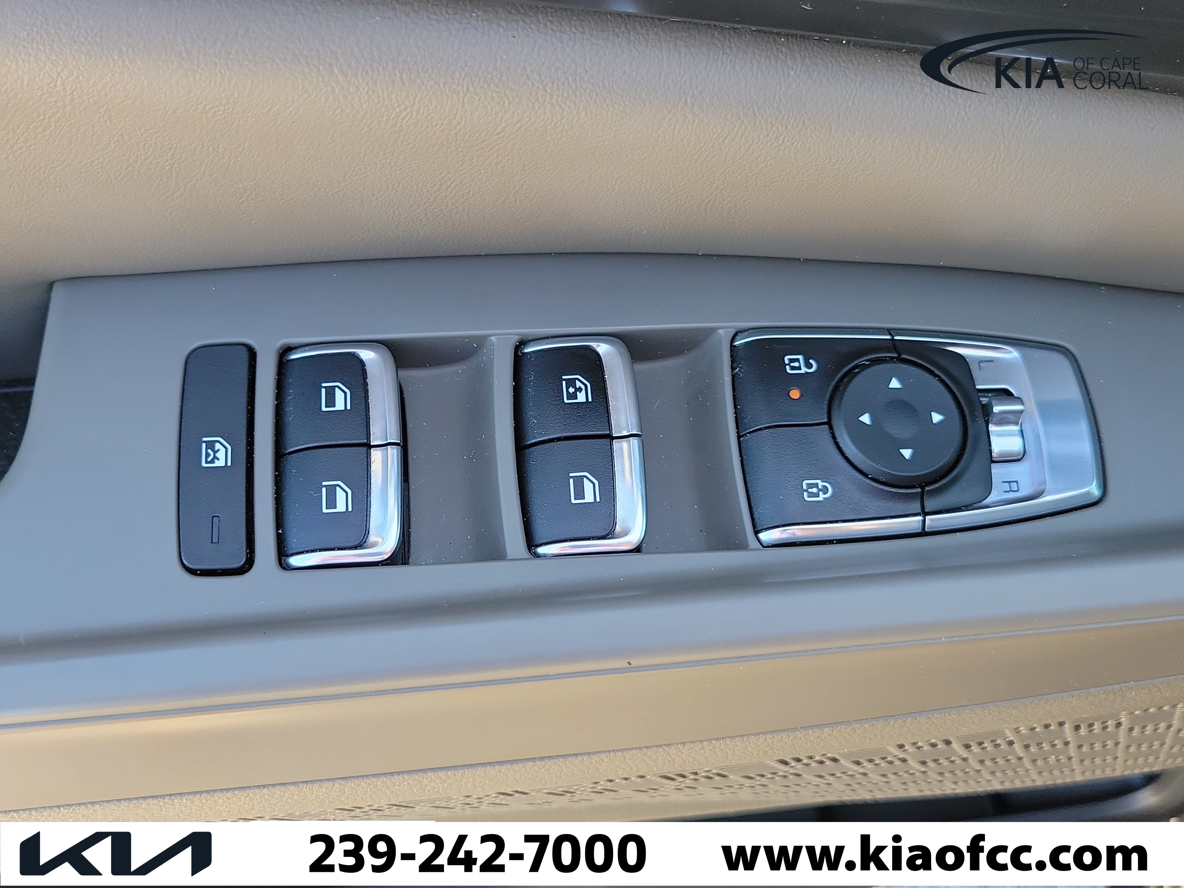 Certified 2025 Kia Carnival LX FWD image 23