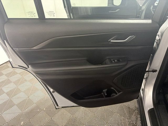 Certified 2023 Jeep Grand Cherokee L Laredo AWD/4WD image 31