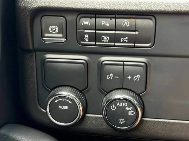 Used 2025 Chevrolet Tahoe LS RWD image 20