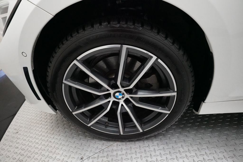 Used 2021 BMW 330e xDrive w/ Convenience Package image 27