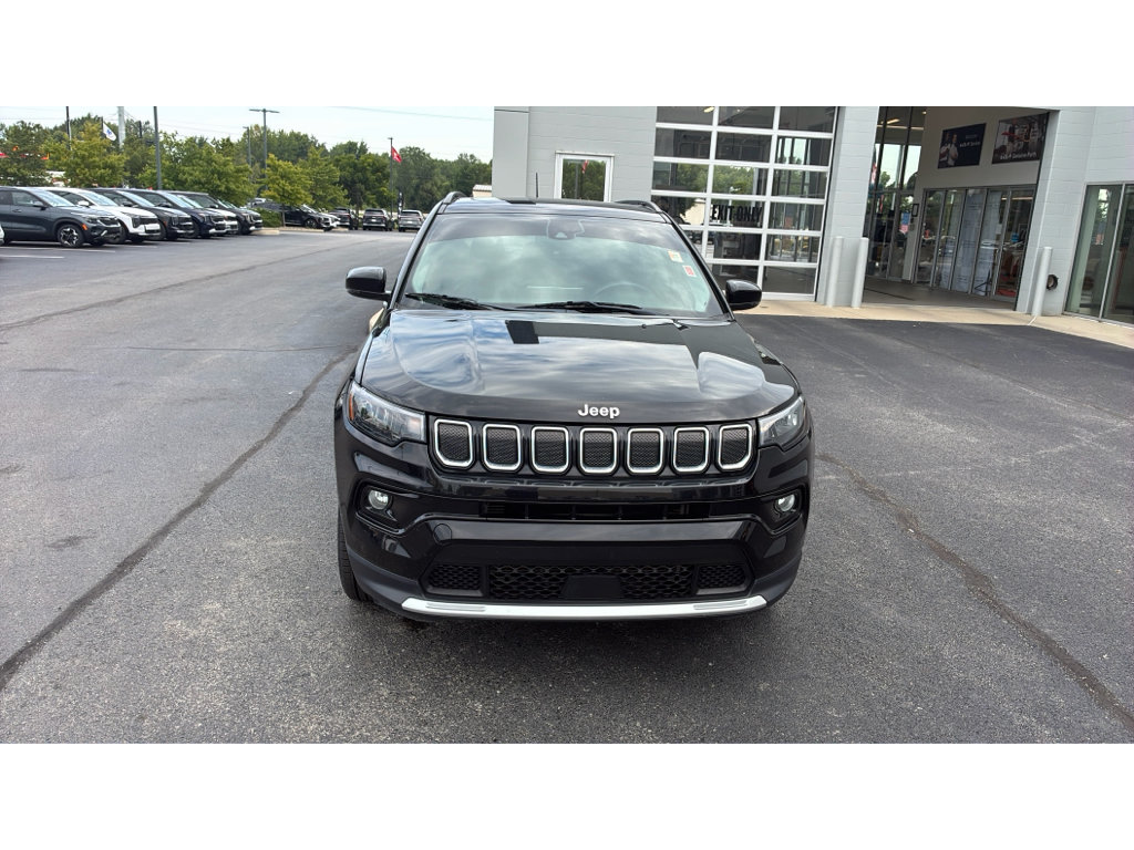 Used 2022 Jeep Compass Limited w/ Sun and Sound Group AWD/4WD image 2