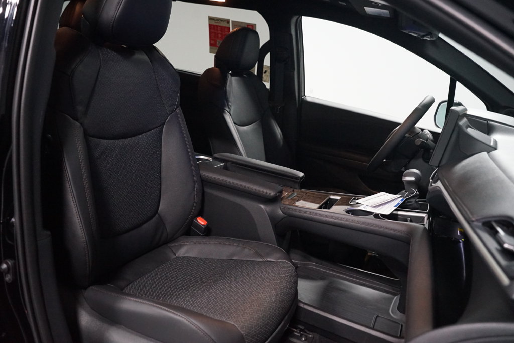 New 2026 Toyota Sienna Platinum AWD/4WD image 31