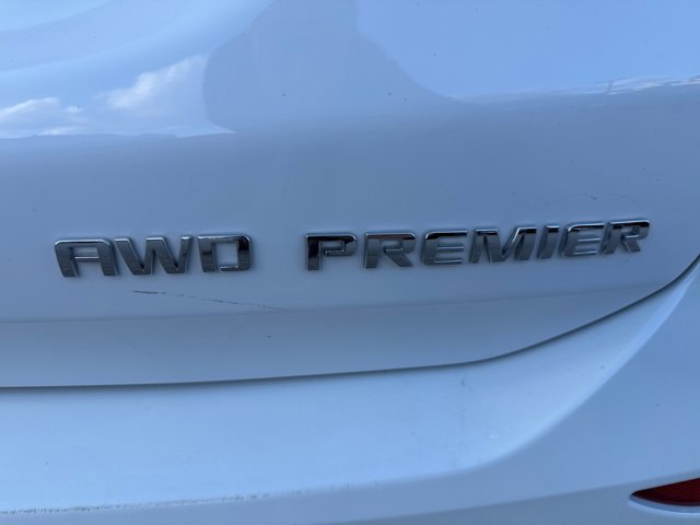 Used 2023 Chevrolet Equinox Premier image 17
