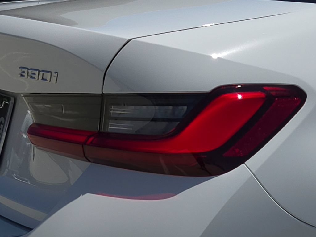 New 2026 BMW 330i Sedan w/ Convenience Package RWD image 4