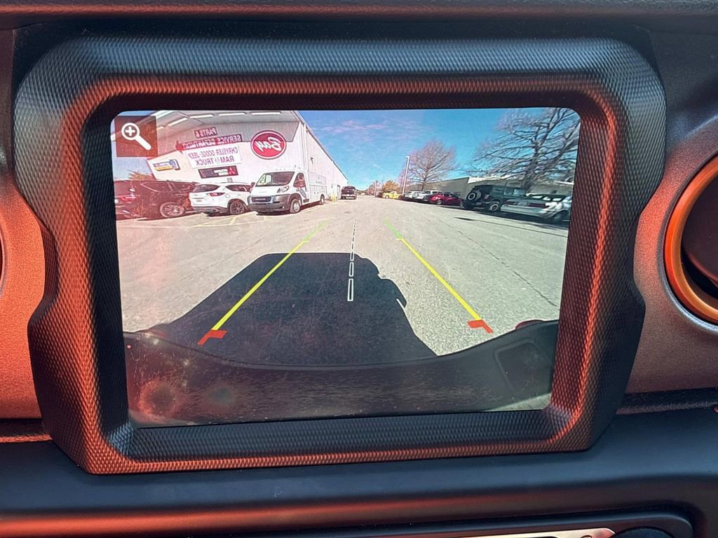 Used 2020 Jeep Gladiator Mojave w/ Dual Top Group AWD/4WD image 15