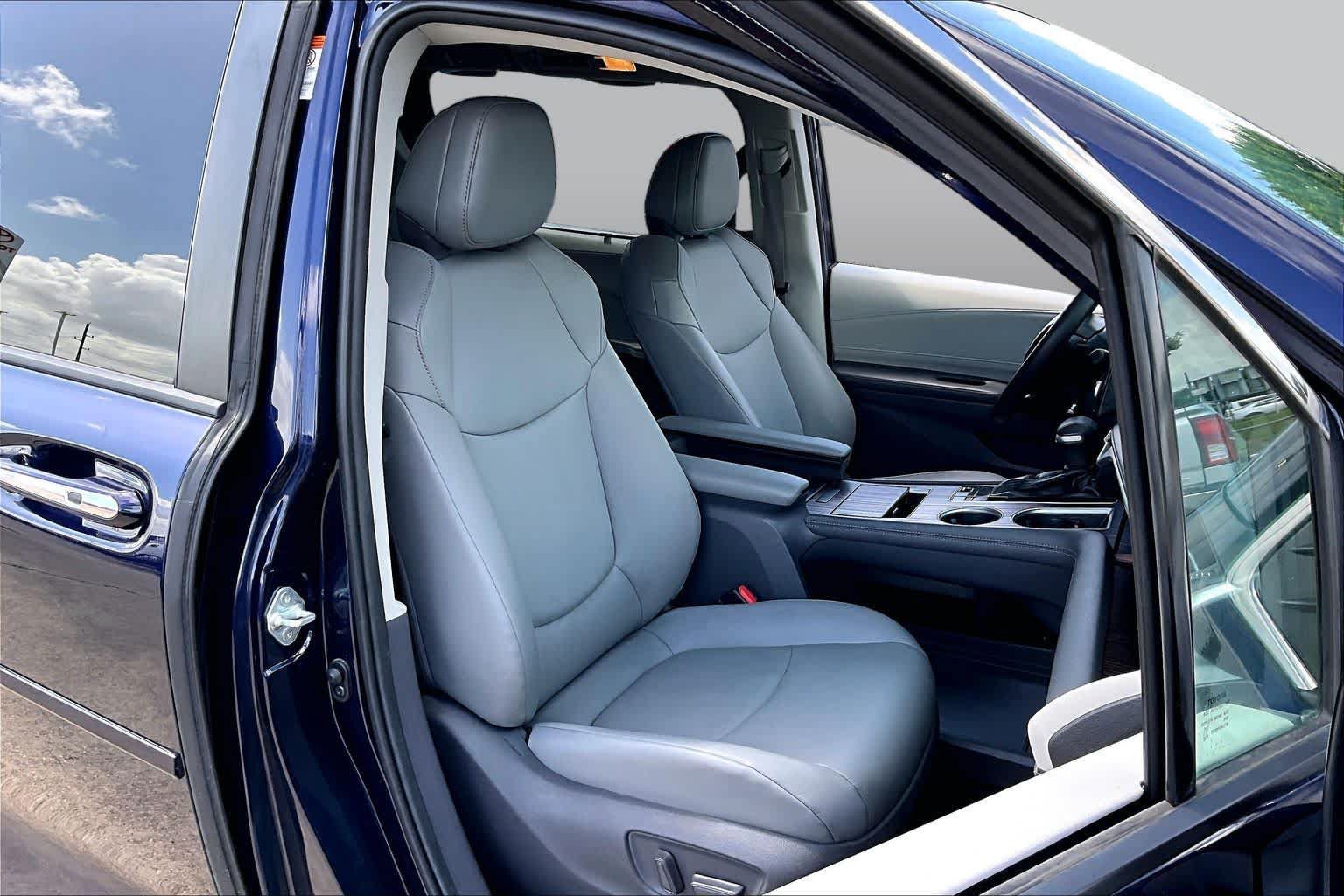 Used 2021 Toyota Sienna XLE FWD image 9