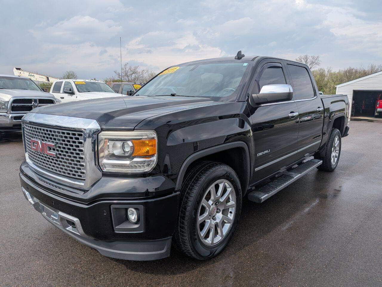 Used 2015 GMC Sierra 1500 Denali image 1