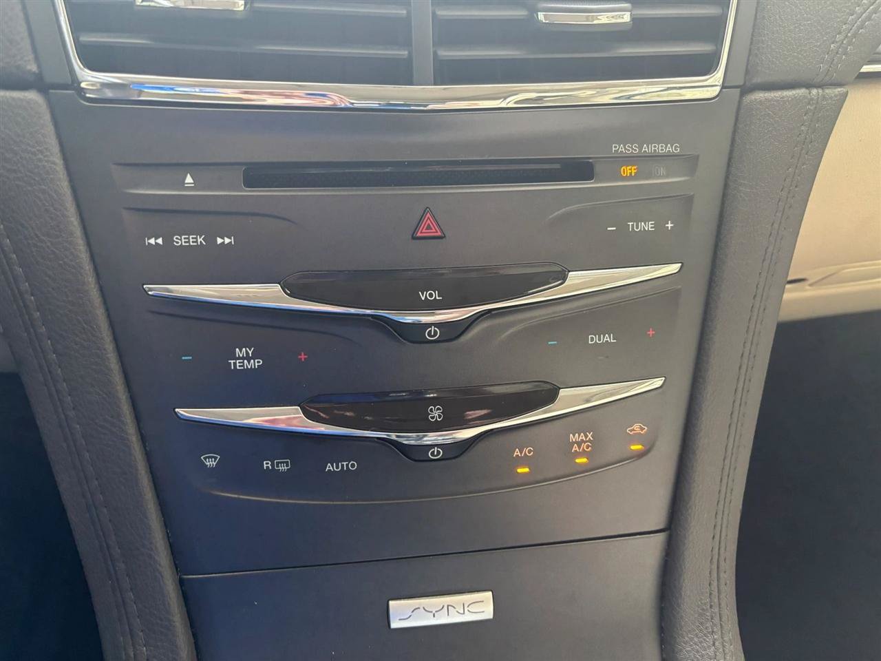 Used 2015 Lincoln MKT AWD w/ Equipment Group 201A image 18
