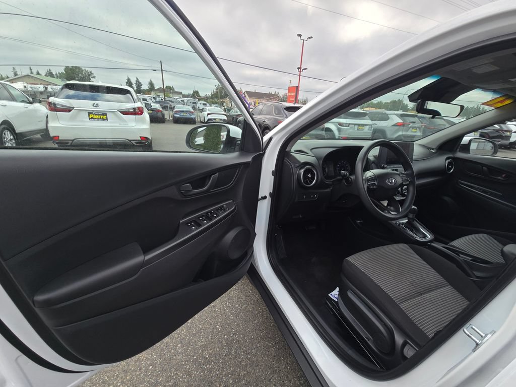 Used 2023 Hyundai Kona SE AWD/4WD image 22