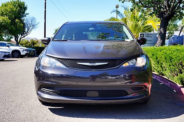 Used 2022 Chrysler Voyager LX FWD image 5