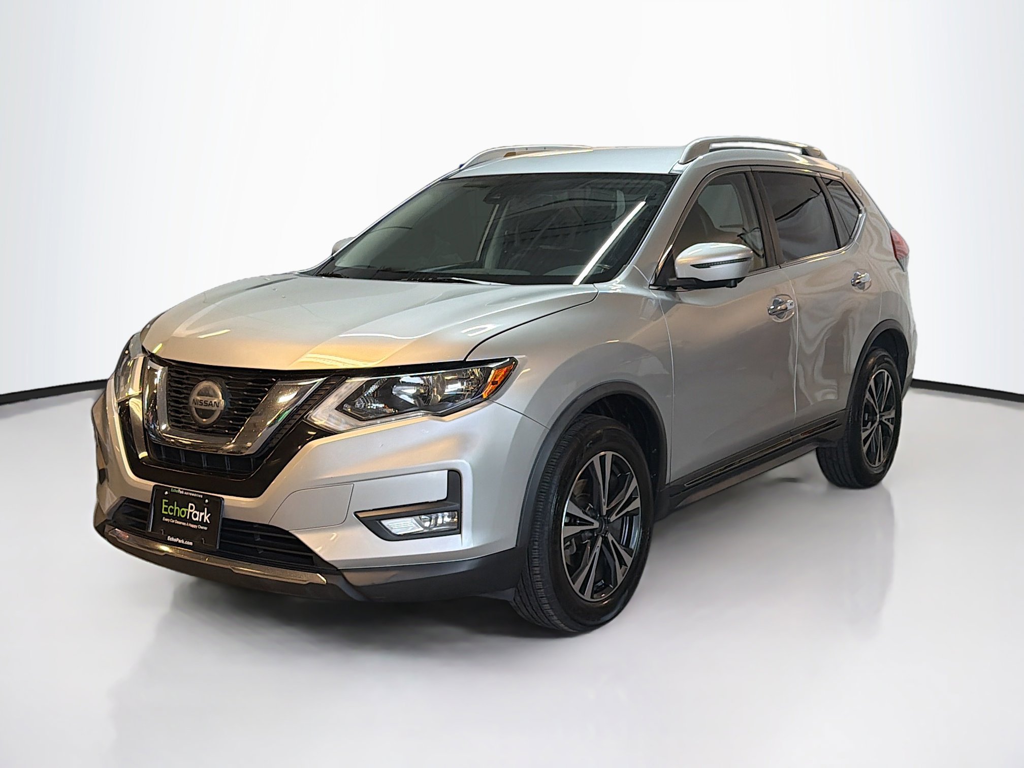 Used 2018 Nissan Rogue SL image 3
