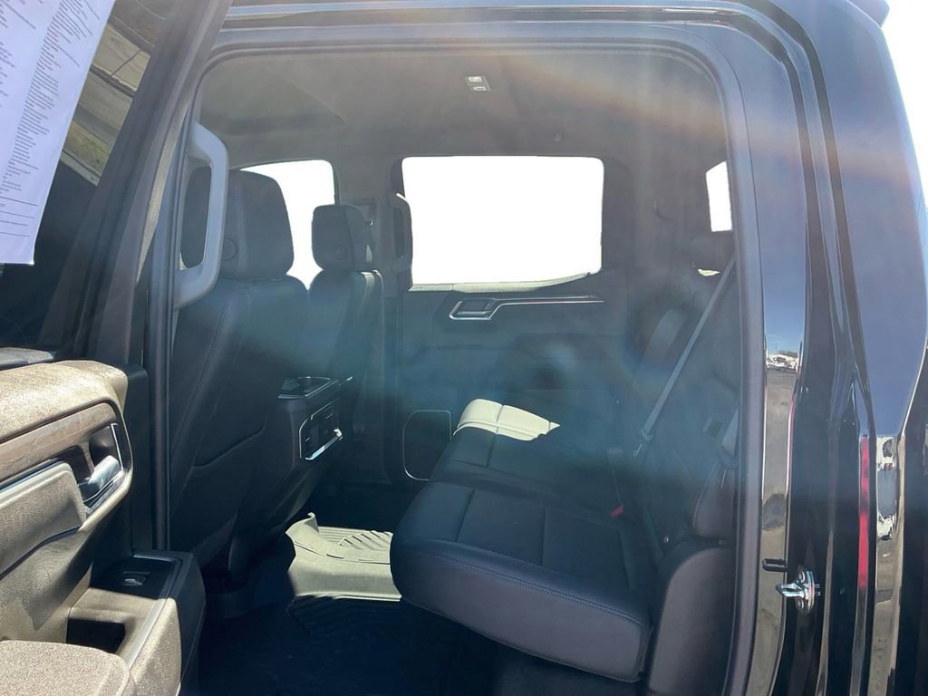 Used 2025 Chevrolet Silverado 1500 LTZ image 21