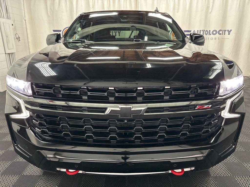 Used 2022 Chevrolet Tahoe Z71 w/ Luxury Package AWD/4WD image 3