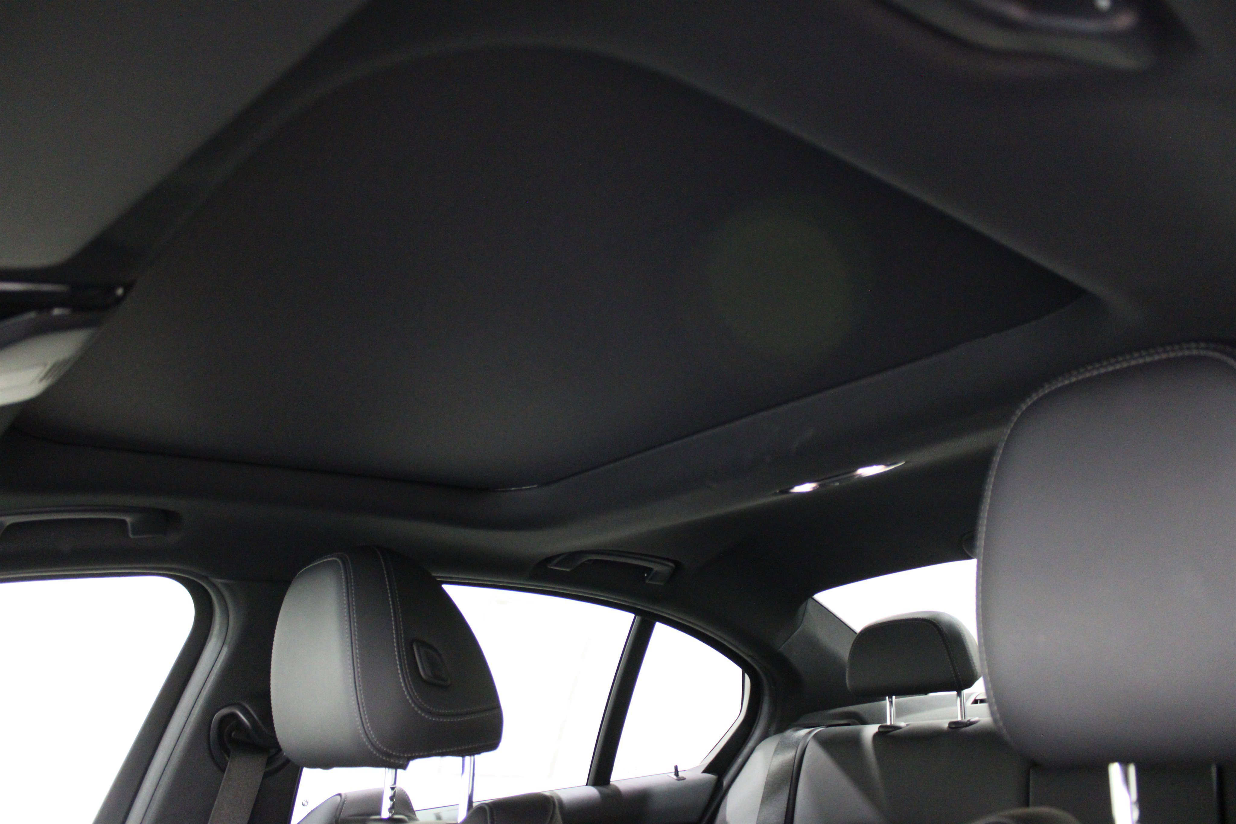 Used 2023 BMW 330i Sedan w/ M Sport Package image 27