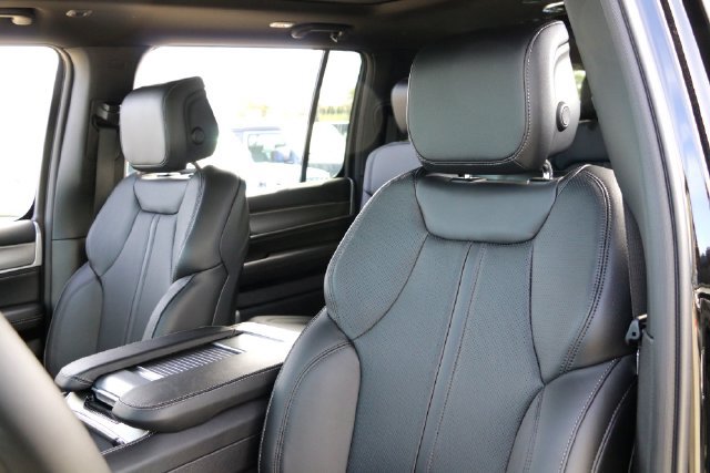New 2026 Jeep Grand Wagoneer L 4WD w/ Premium Group I image 10