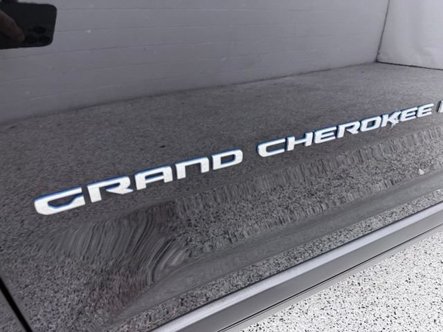 Used 2022 Jeep Grand Cherokee Limited 4xe w/ Luxury Tech Group II AWD/4WD image 9