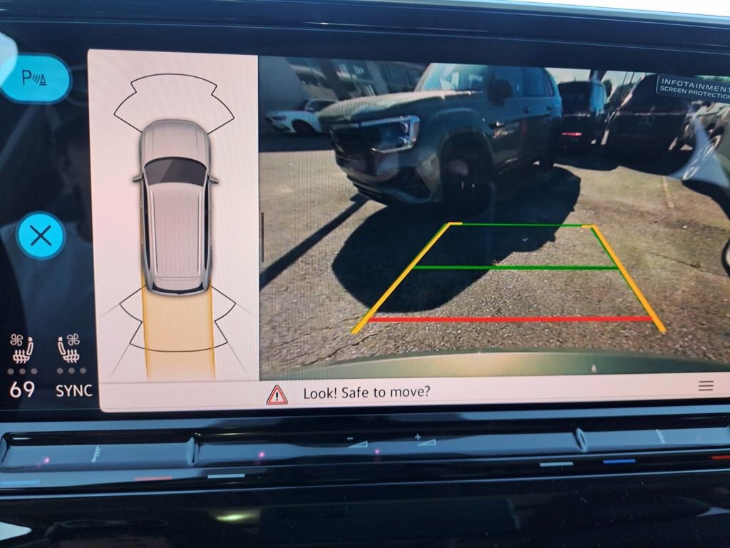 New 2026 Volkswagen Atlas SE image 11